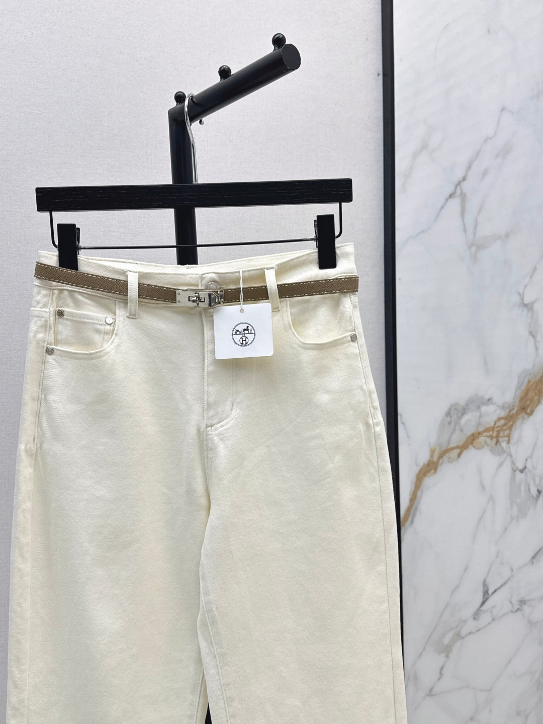 H 25fw straight jeans