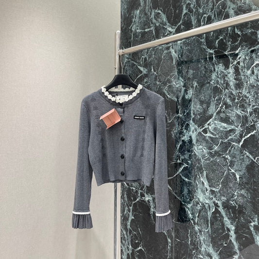 M 25fw Embroidered Flower Knit Cardigan