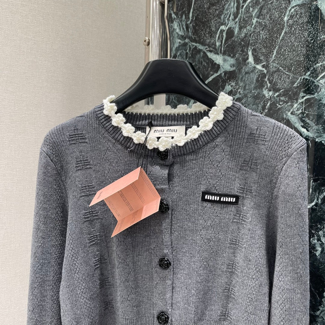 M 25fw Embroidered Flower Knit Cardigan