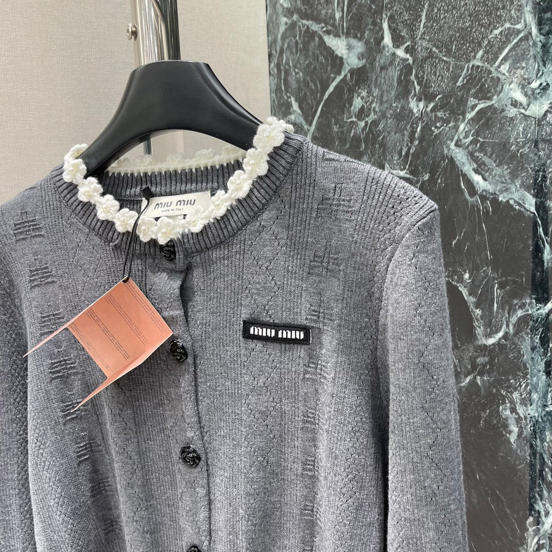 M 25fw Embroidered Flower Knit Cardigan