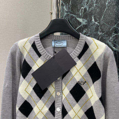 P 25fw diamond knit cardigan