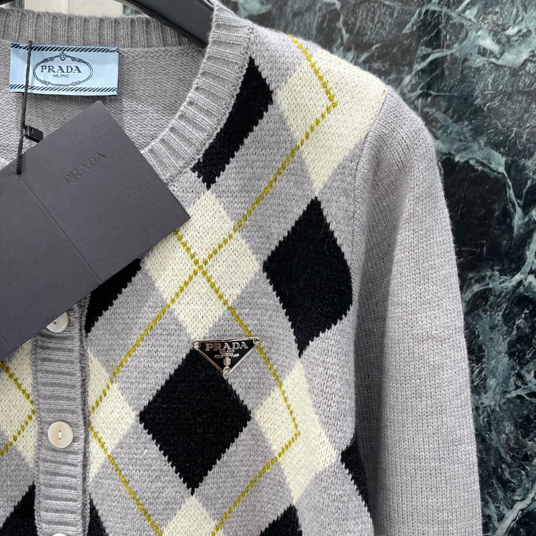 P 25fw diamond knit cardigan