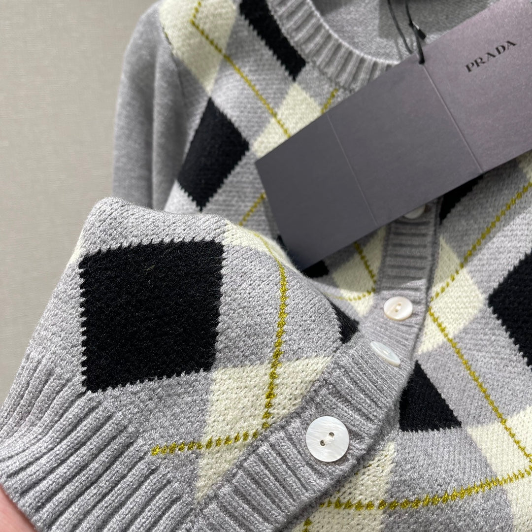 P 25fw diamond knit cardigan