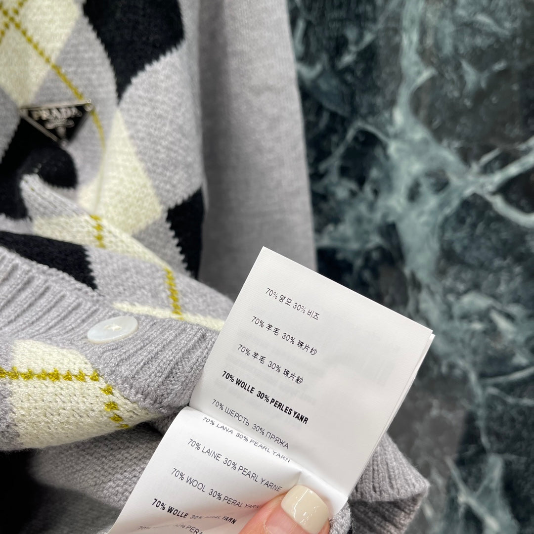 P 25fw diamond knit cardigan