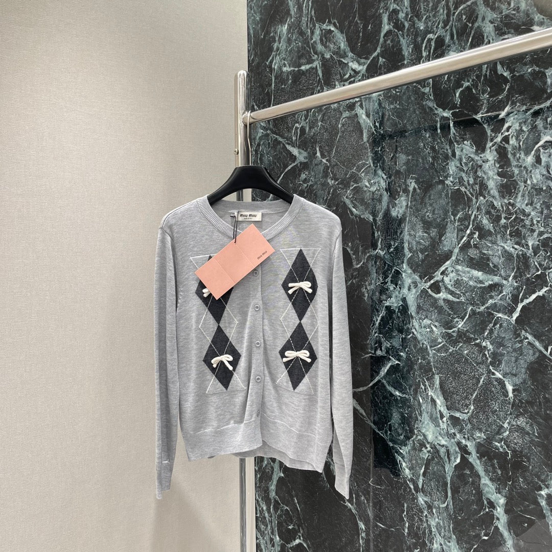 M 25fw diamond round neck knitted cardigan