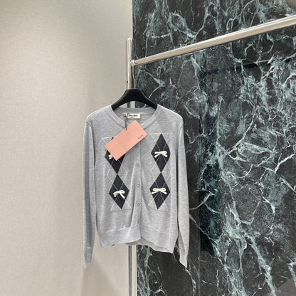M 25fw diamond round neck knitted cardigan