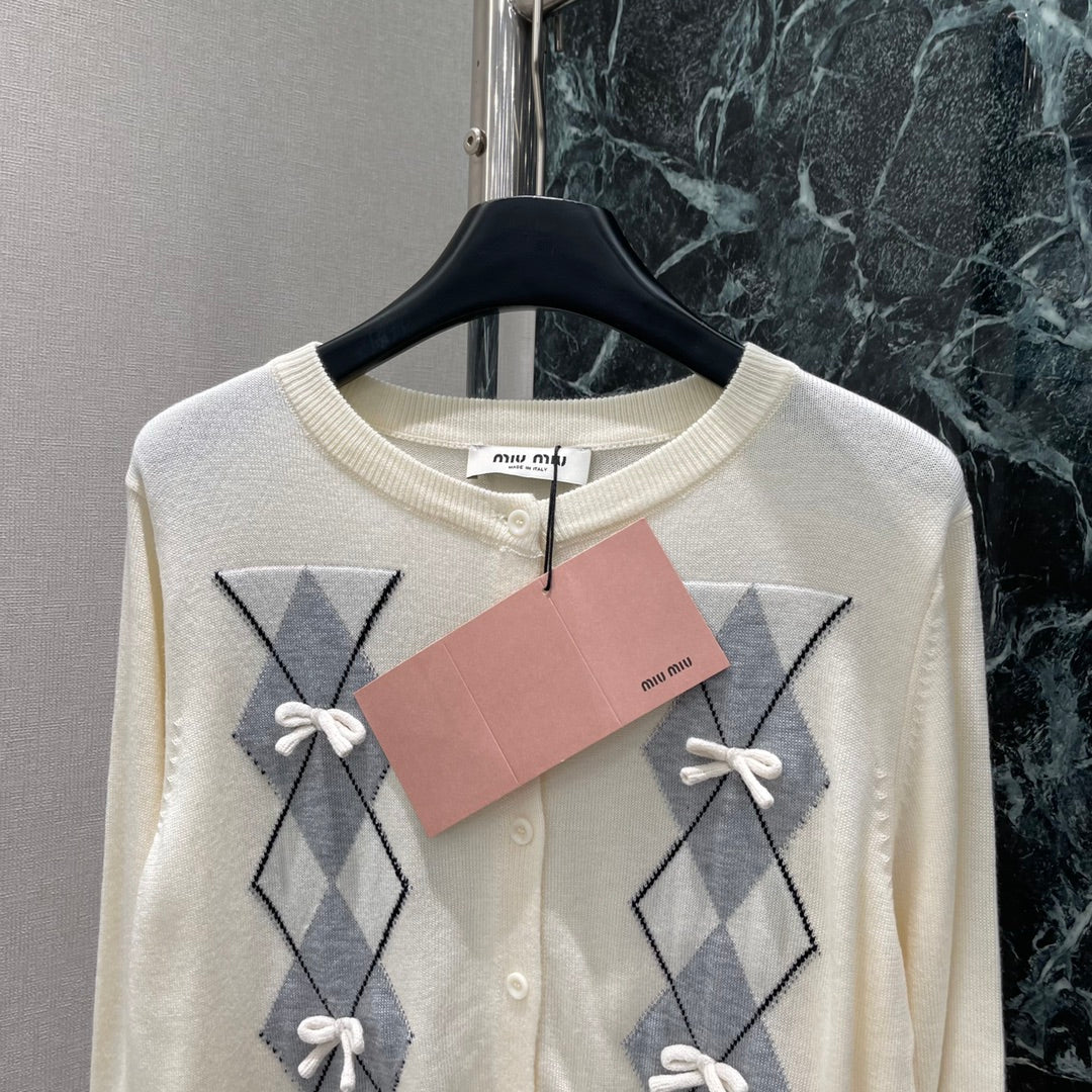 M 25fw diamond round neck knitted cardigan