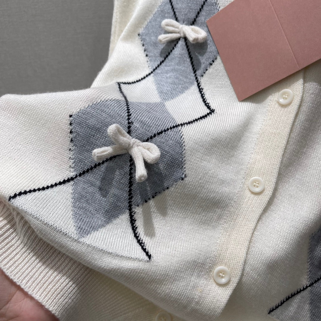 M 25fw diamond round neck knitted cardigan