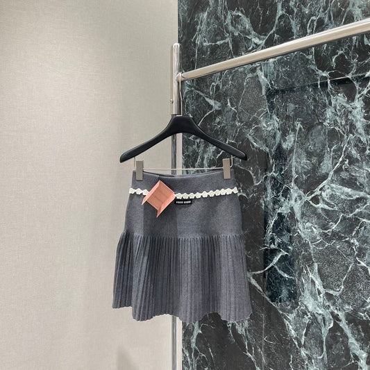 M 25fw embroidered flower pleated skirt