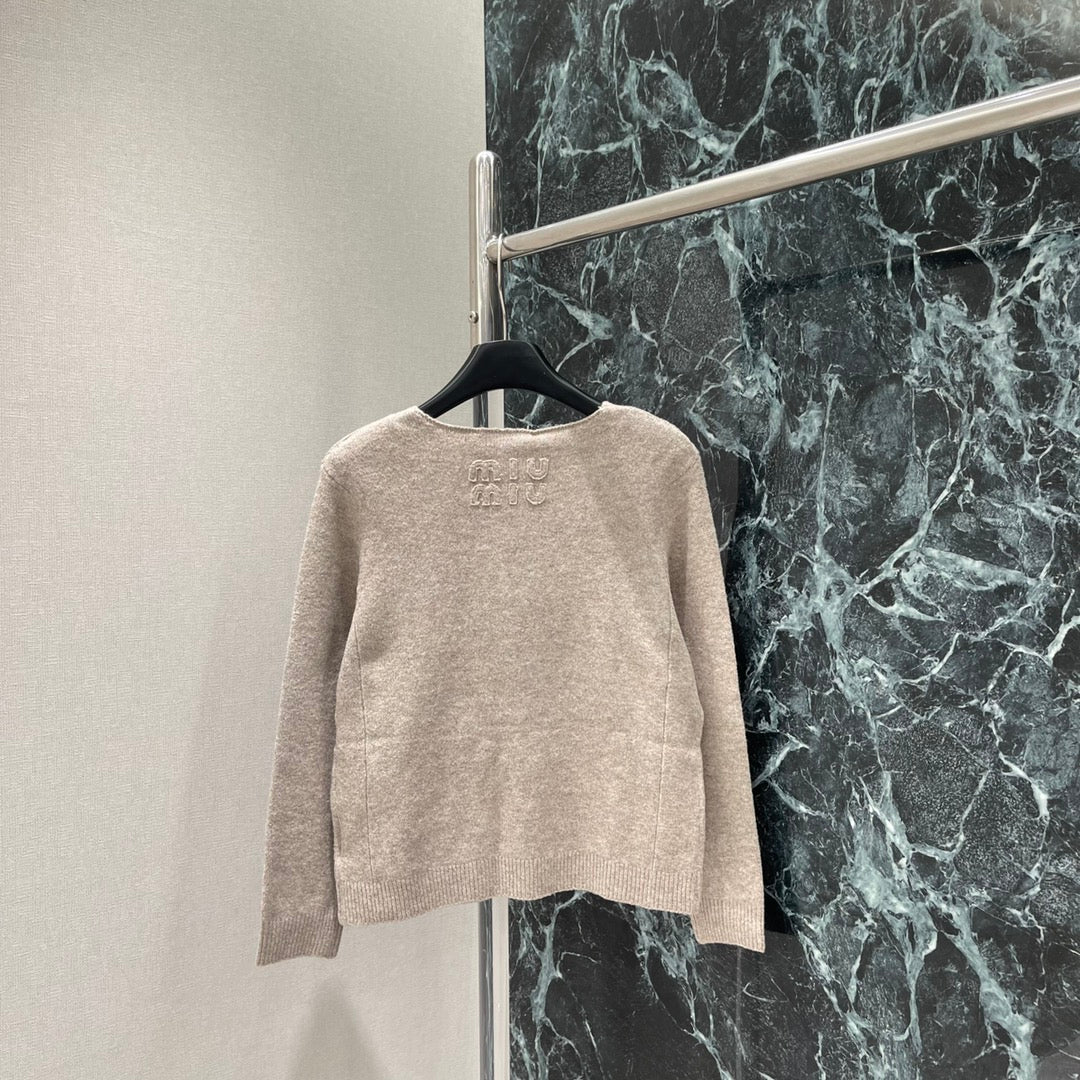 M 25fw crew neck knitted cardigan