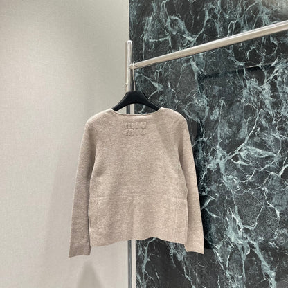 M 25fw crew neck knitted cardigan