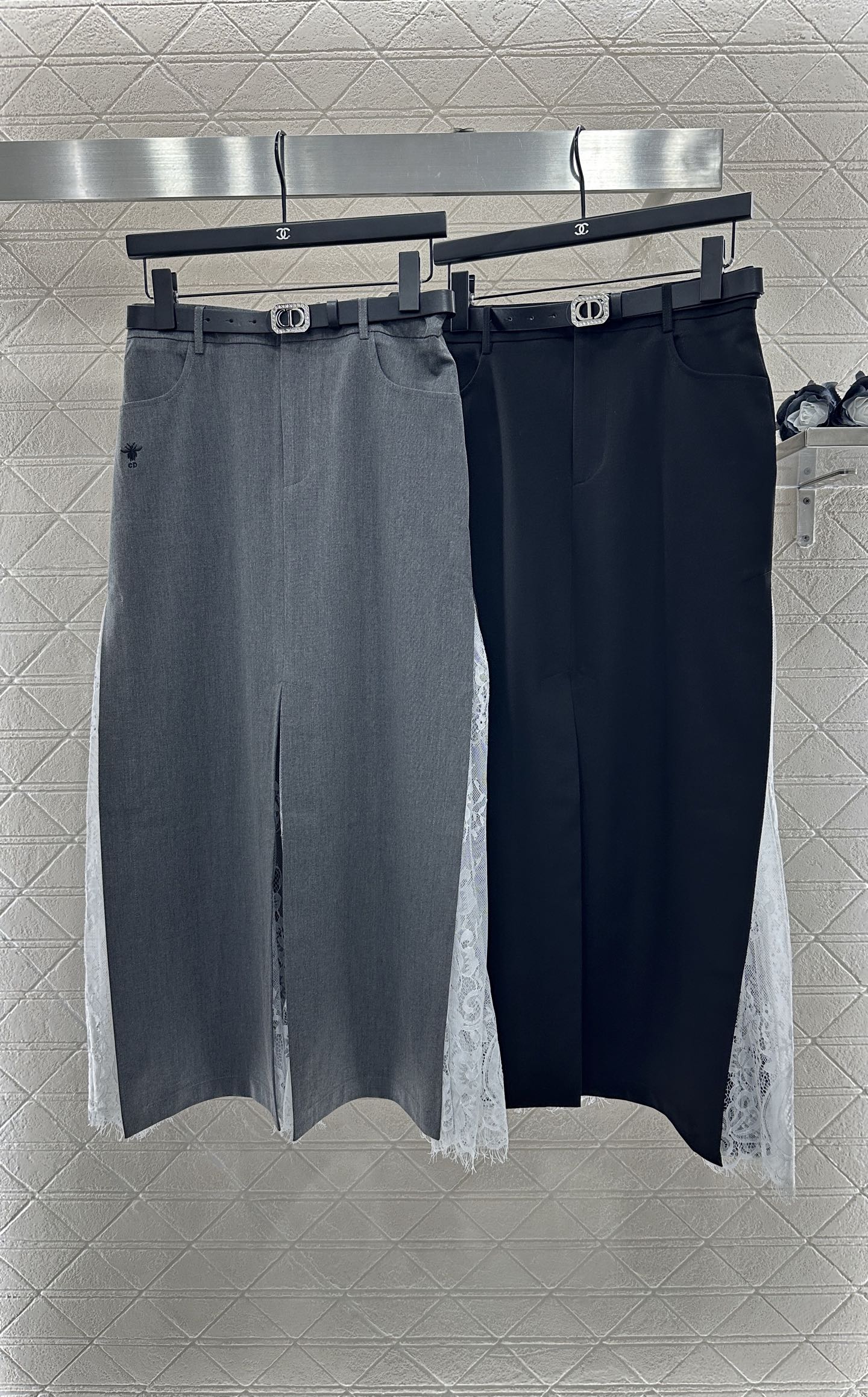 D 25 High-waisted lace paneled skirt