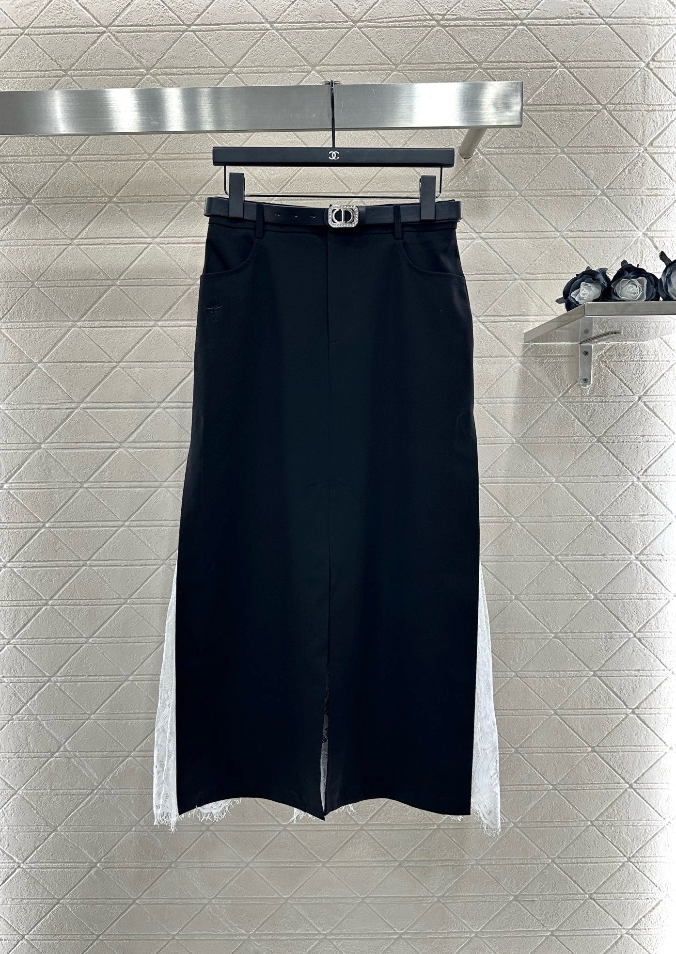 D 25 High-waisted lace paneled skirt