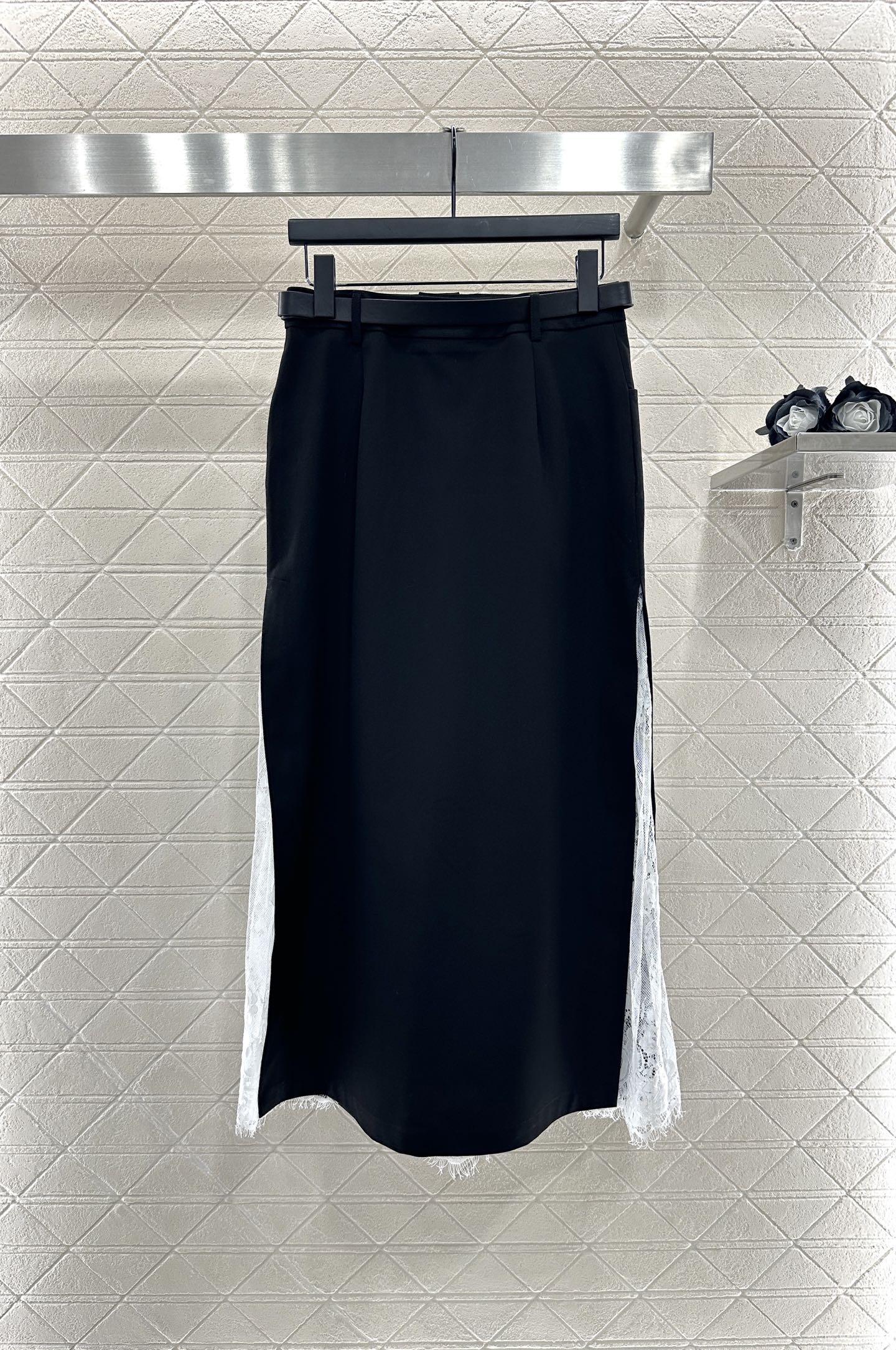 D 25 High-waisted lace paneled skirt