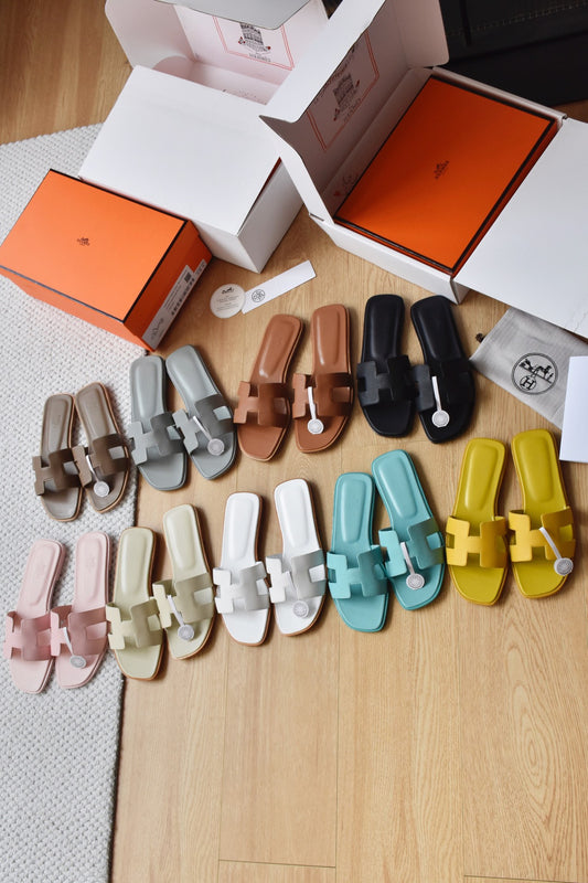 He 25 Cowhide flat sandals