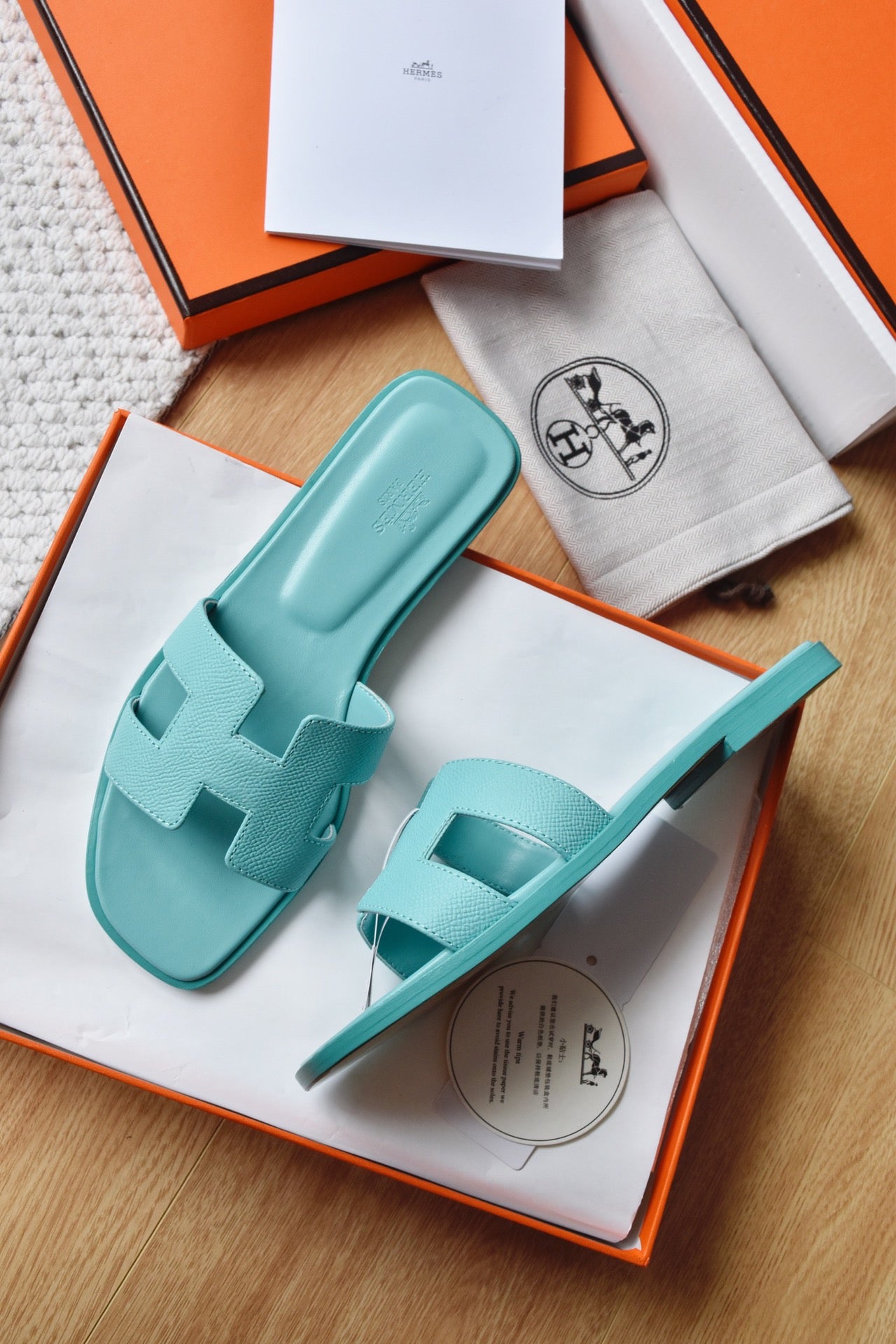 He 25 Cowhide flat sandals