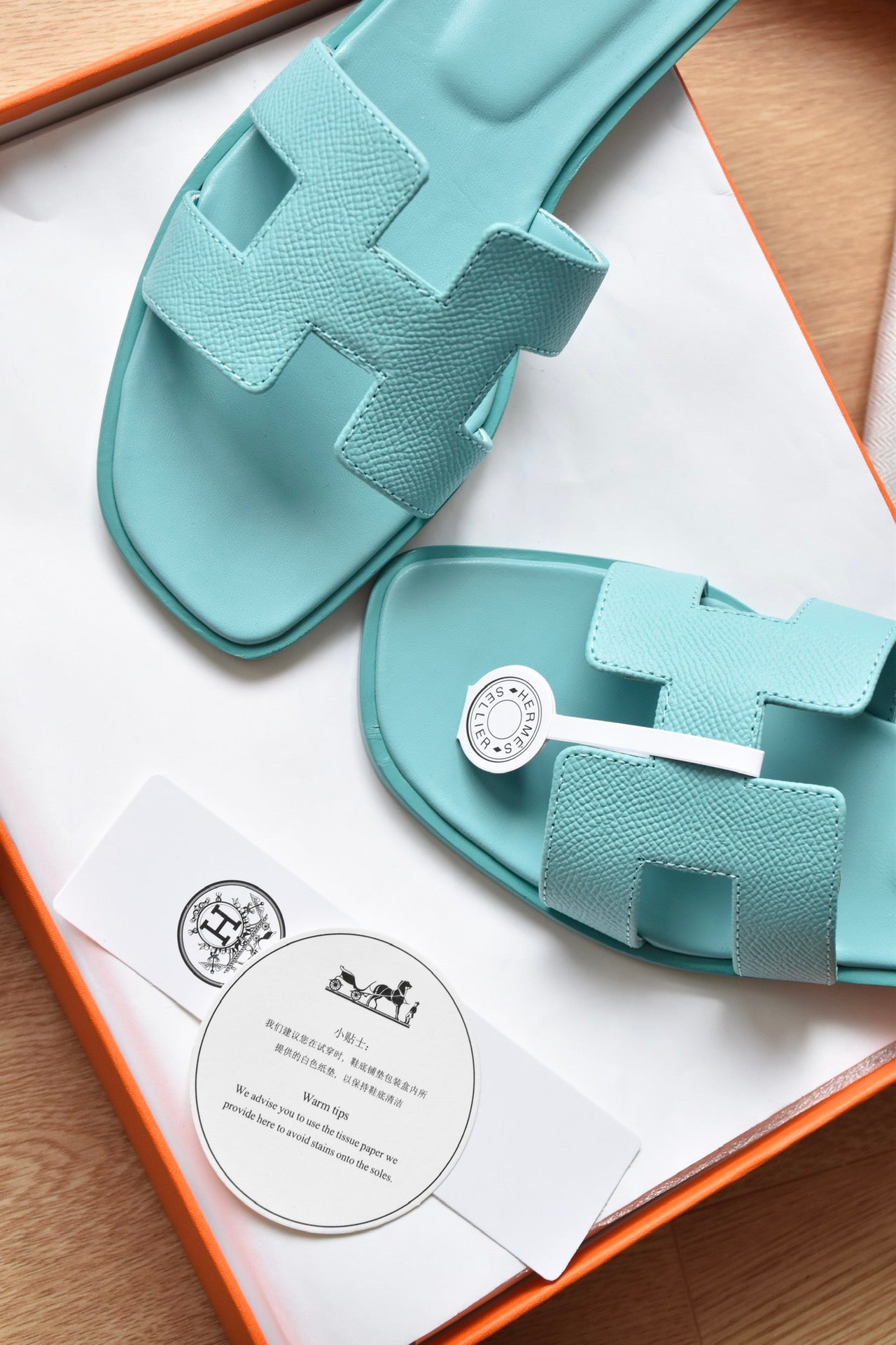 He 25 Cowhide flat sandals