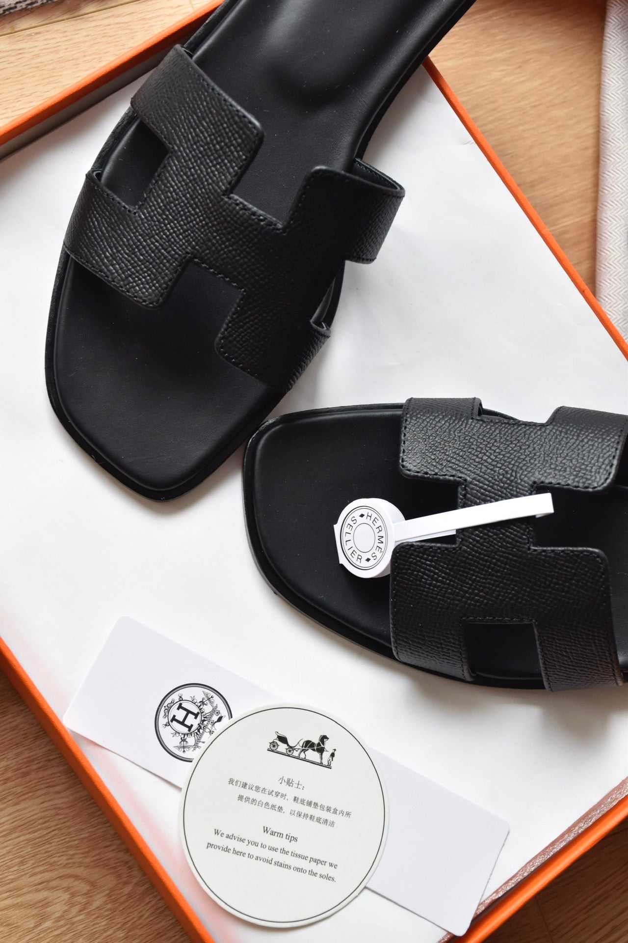 He 25 Cowhide flat sandals