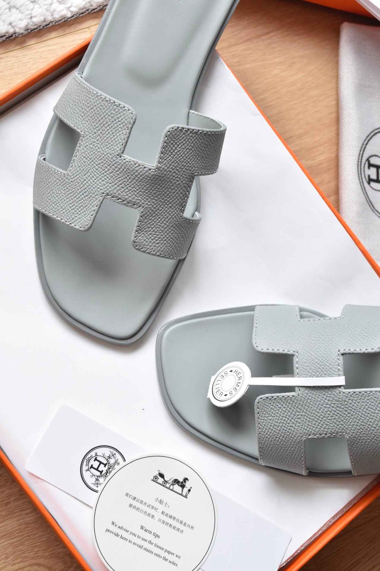 He 25 Cowhide flat sandals