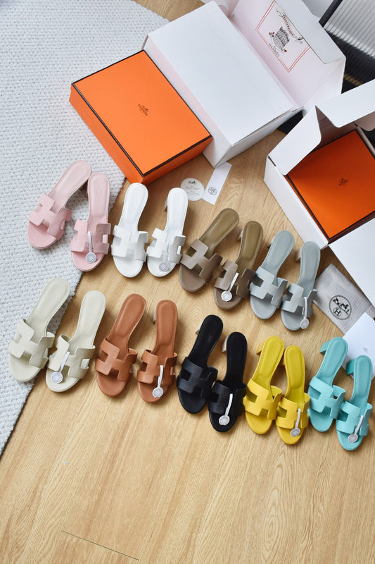 He 25 High-heeled leather sandals (4.5cm)