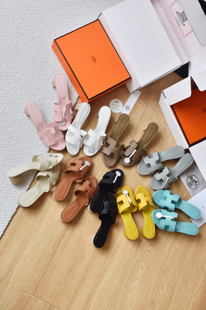 He 25 High-heeled leather sandals (4.5cm)