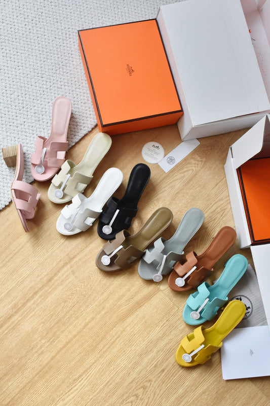 He 25 High-heeled leather sandals (4.5cm)