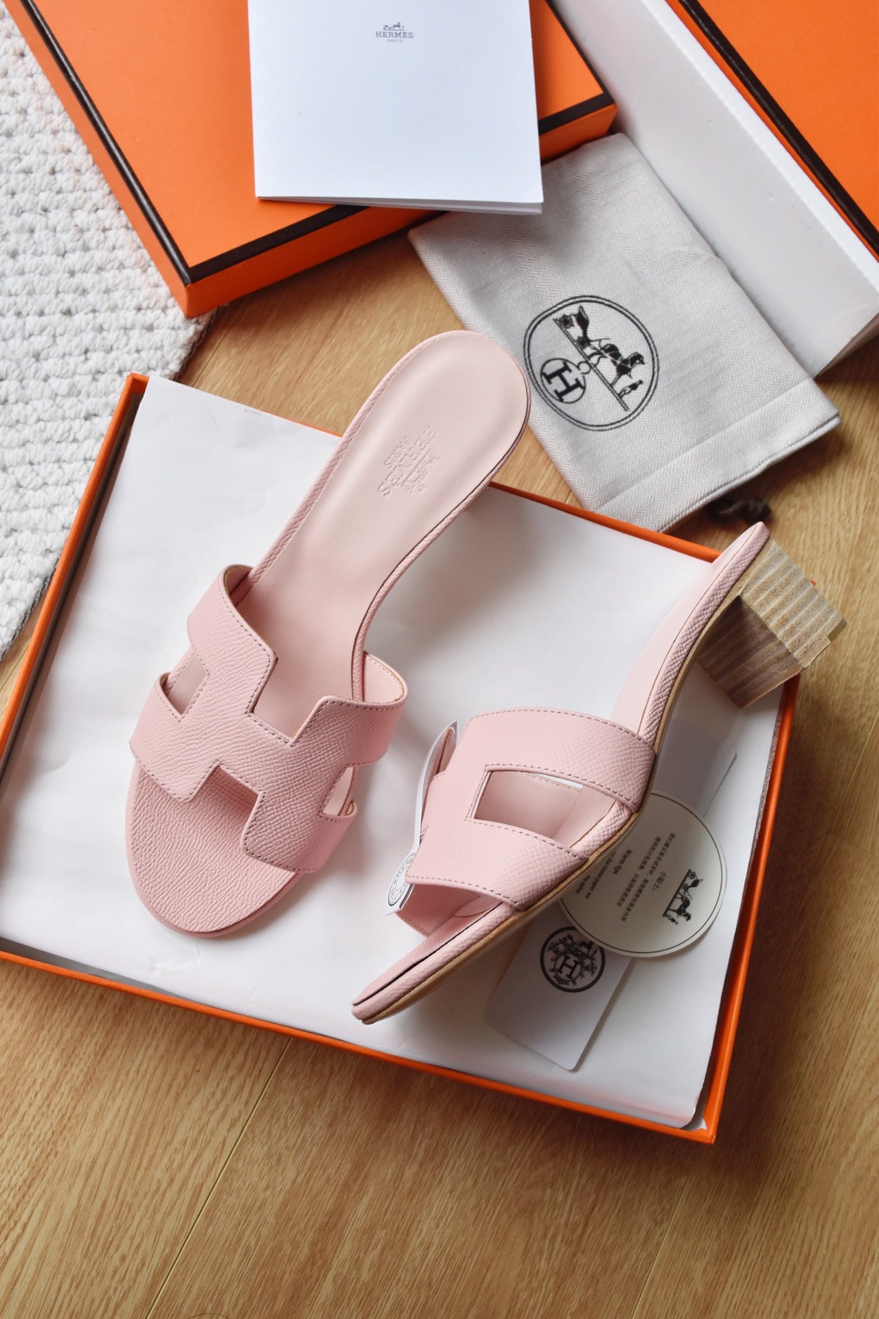 He 25 High-heeled leather sandals (4.5cm)