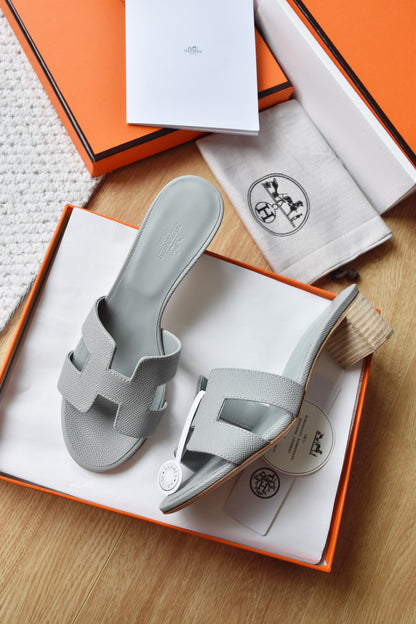 He 25 High-heeled leather sandals (4.5cm)
