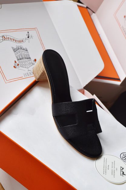 He 25 High-heeled leather sandals (4.5cm)