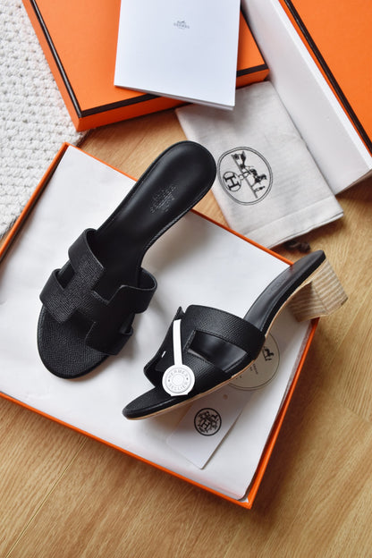 He 25 High-heeled leather sandals (4.5cm)