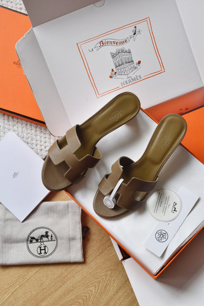 He 25 High-heeled leather sandals (4.5cm)