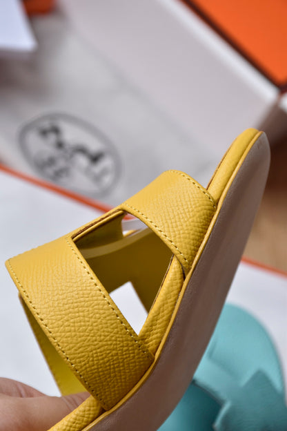 He 25 High-heeled leather sandals (4.5cm)