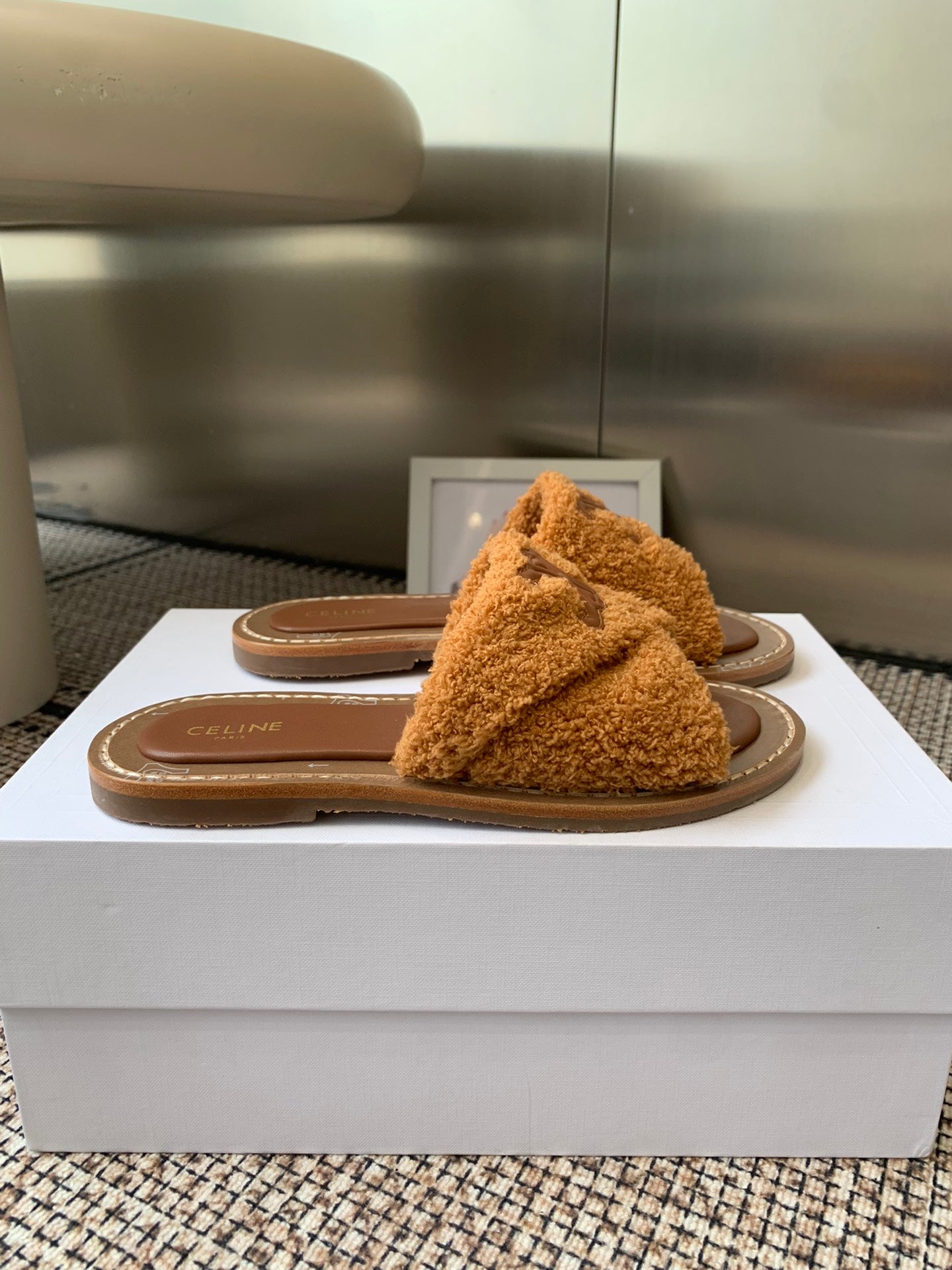 Ce 25ss New British-Style Flat Wool Slippers