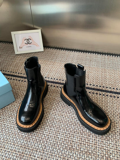 Pra 25fw Classic triangle ankle boots in shiny black