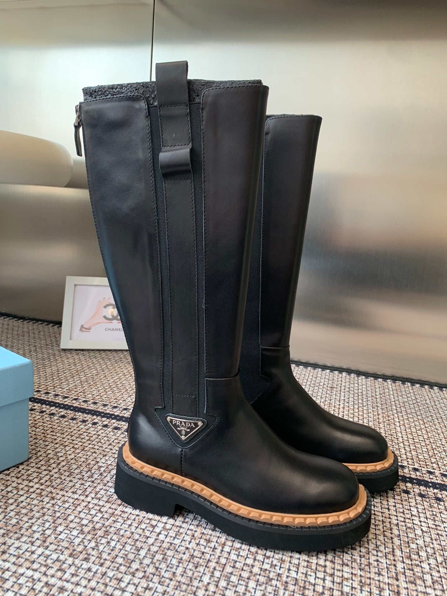 Pra 25fw Classic glossy black triangle boots