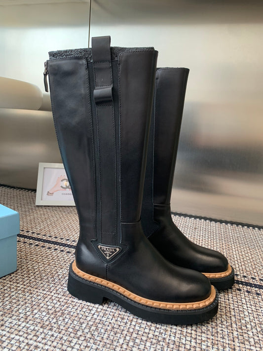 Pra 25fw Classic glossy black triangle boots