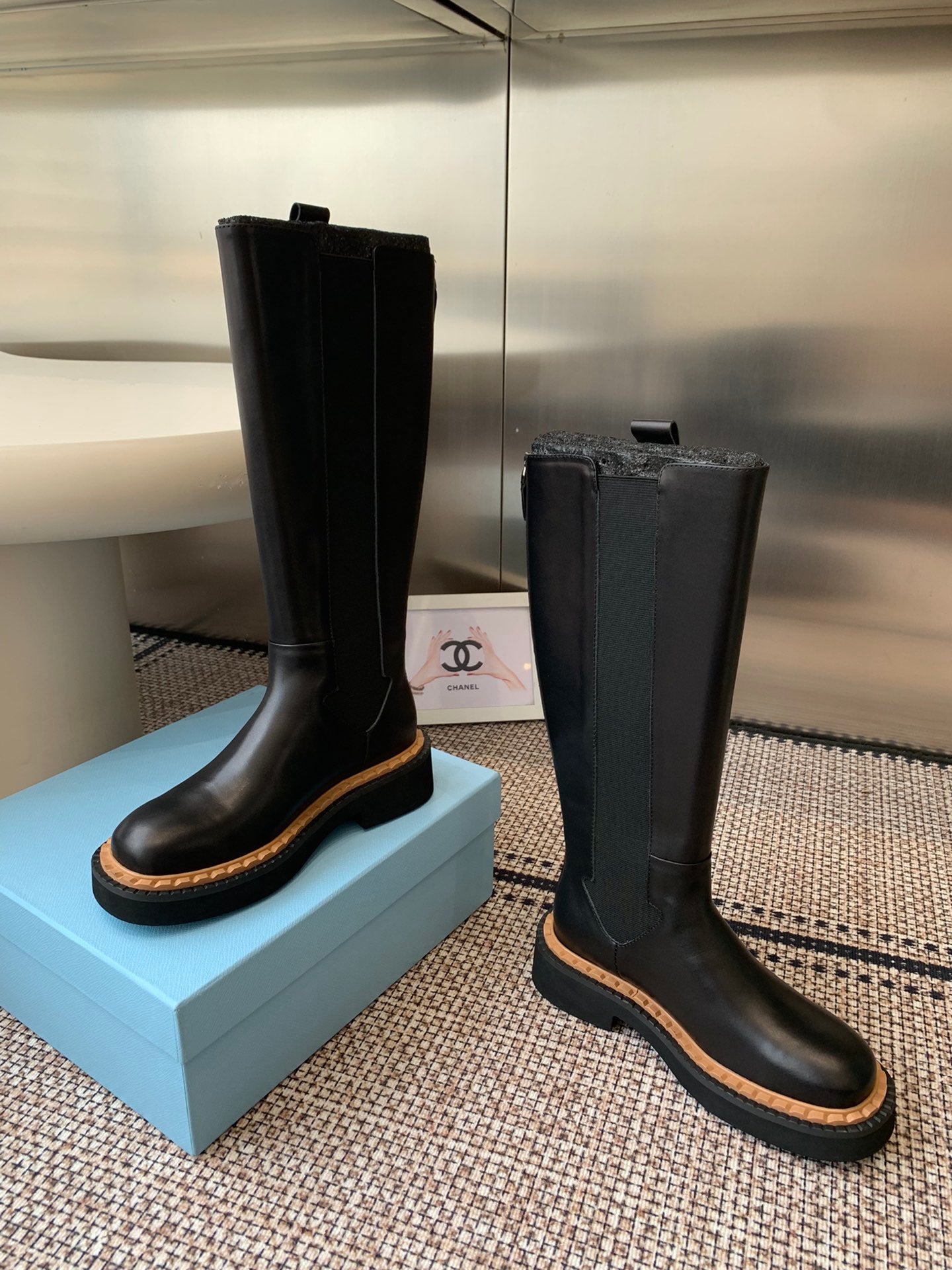 Pra 25fw Classic glossy black triangle boots