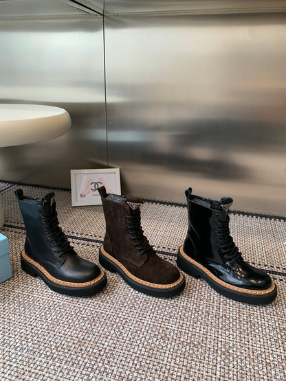 Pra 25fw Classic triangle-shaped ankle boots