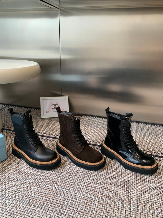Pra 25fw Classic triangle-shaped ankle boots