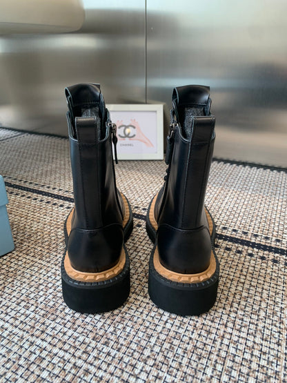 Pra 25fw Classic triangle-shaped ankle boots