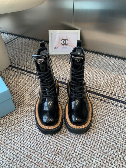 Pra 25fw Classic triangle-shaped ankle boots