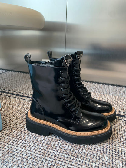 Pra 25fw Classic triangle-shaped ankle boots
