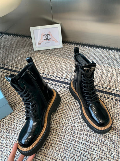 Pra 25fw Classic triangle-shaped ankle boots