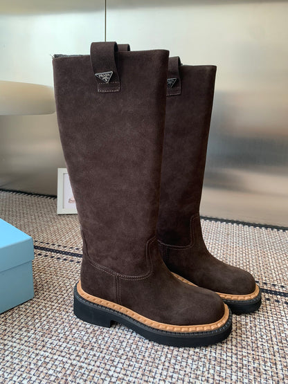 Pra 25fw Classic triangle-studded boots