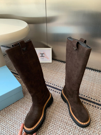 Pra 25fw Classic triangle-studded boots