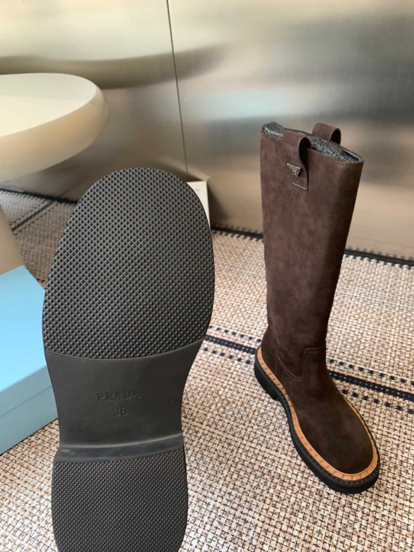 Pra 25fw Classic triangle-studded boots