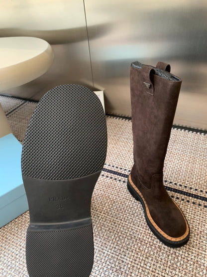 Pra 25fw Classic triangle-studded boots