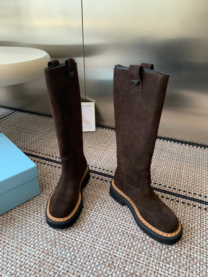 Pra 25fw Classic triangle-studded boots