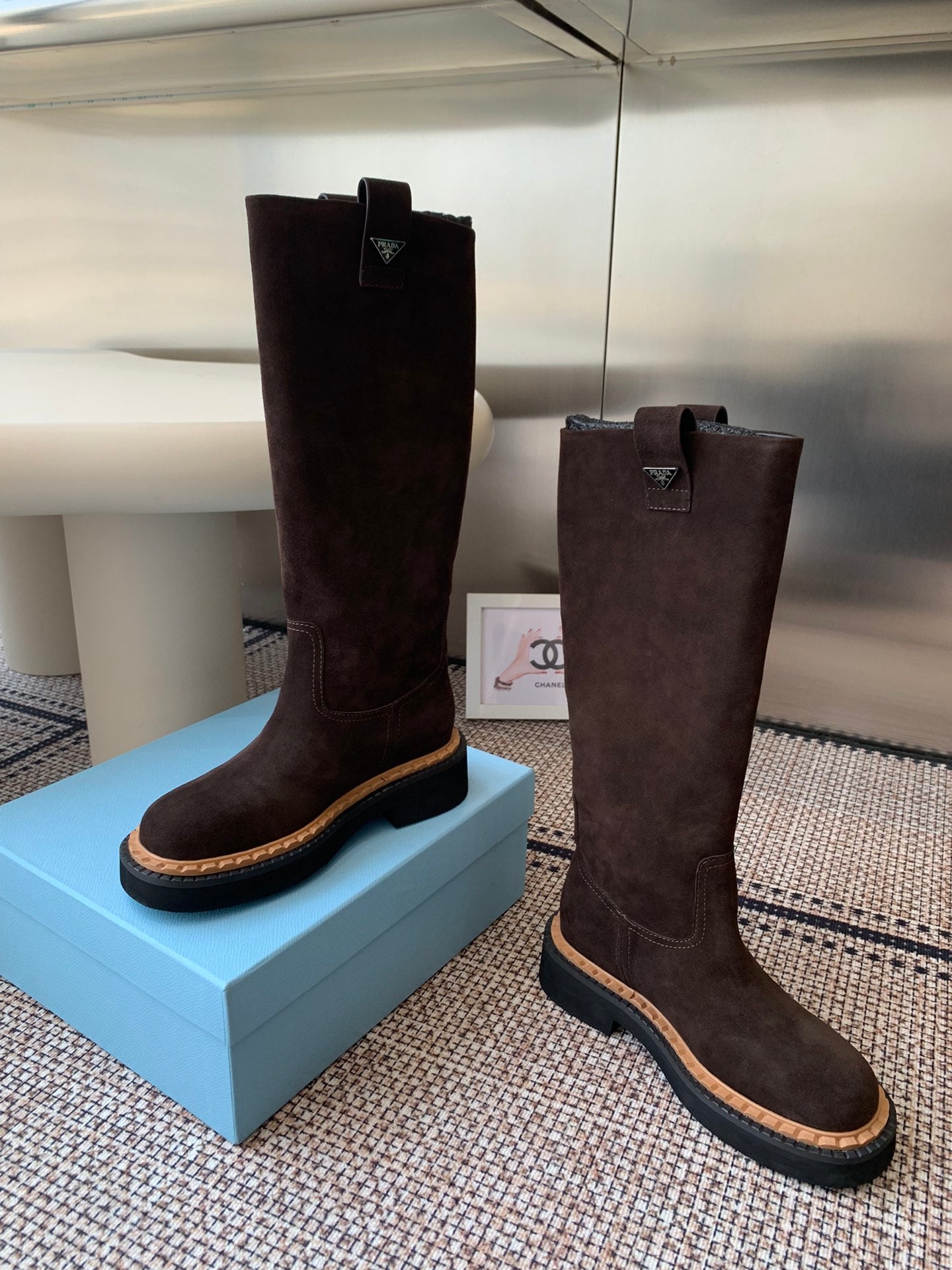 Pra 25fw Classic triangle-studded boots