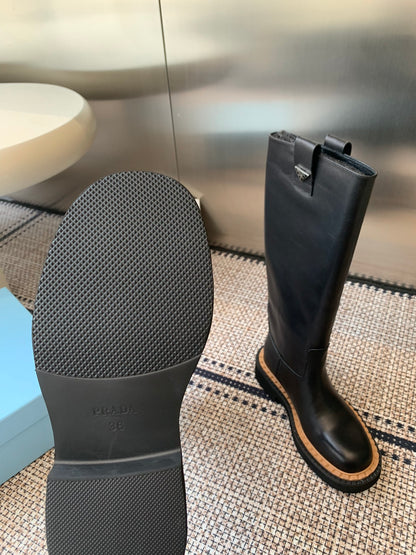 Pra 25fw Classic triangle-studded boots
